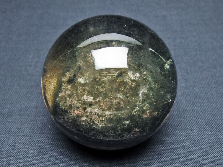 ガーデン水晶ファントム丸玉 50mm [T100-4810] 1枚目