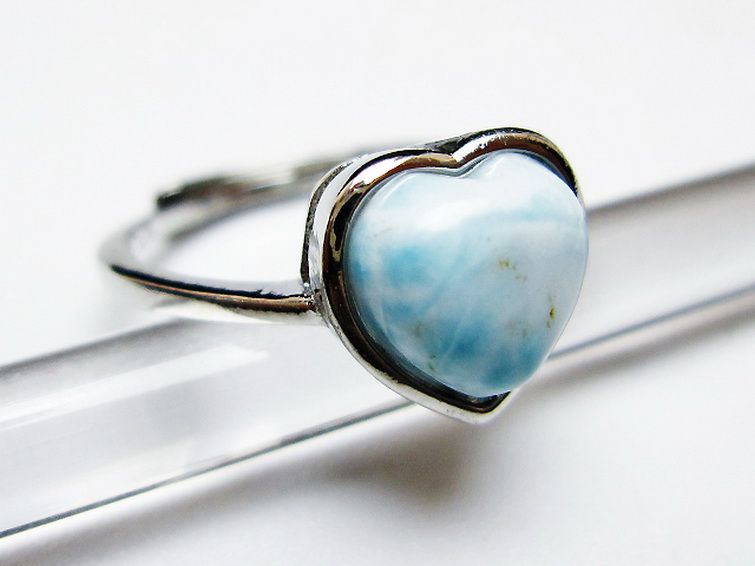 ラリマー ハート お買い得！天然石感満載！ラリマー ハート型