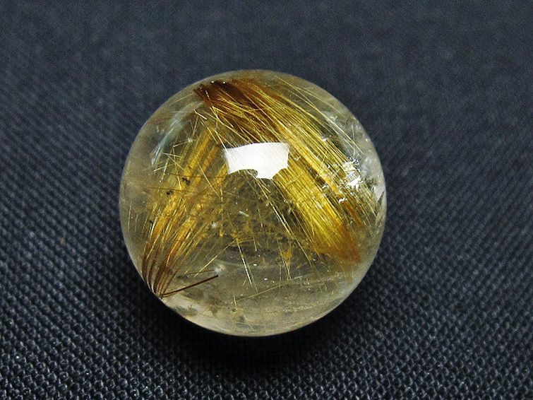 ゴールドタイチンルチル入り水晶丸玉 16mm [t145-2202] 1枚目