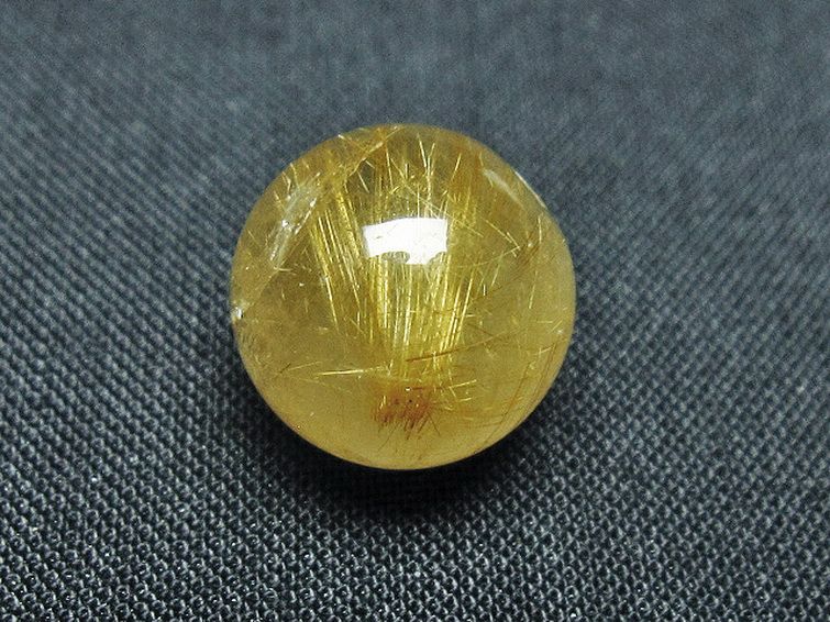 ゴールドタイチンルチル入り水晶丸玉 14mm [t145-2220] 1枚目