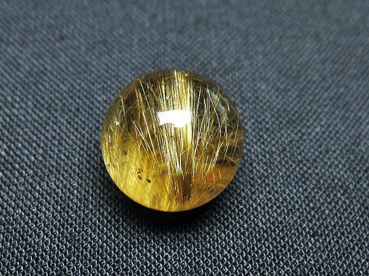 ゴールドタイチンルチル入り水晶丸玉 13mm [t145-2355] 1枚目