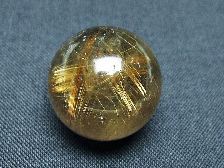 ゴールドタイチンルチル入り水晶丸玉 20mm [t145-2477] 1枚目