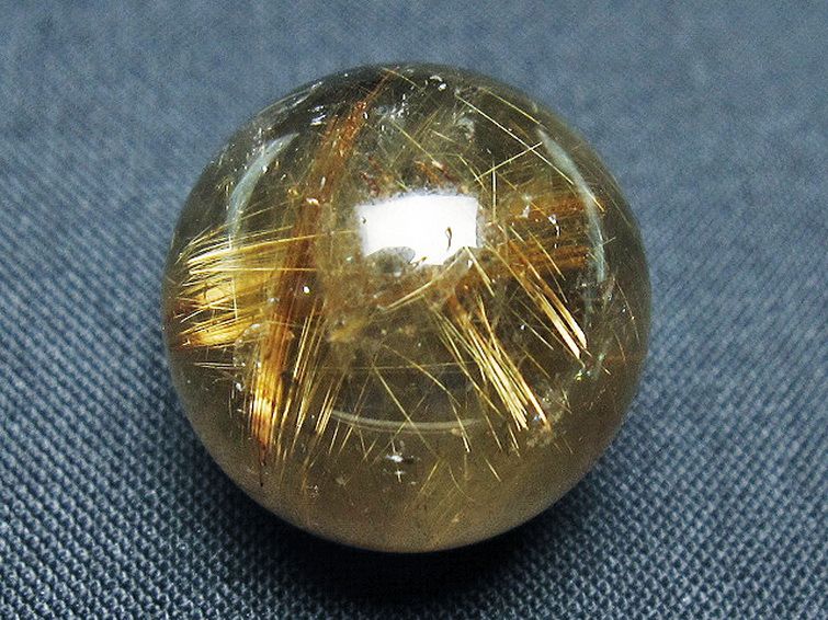 ゴールドタイチンルチル入り水晶丸玉 20mm [t145-2477] 2枚目