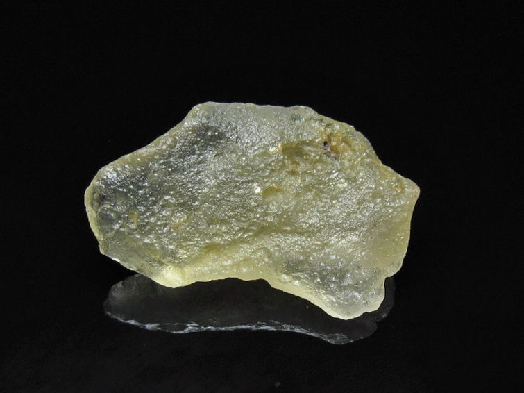 リビアングラス 原石 [t145-2722] 1枚目