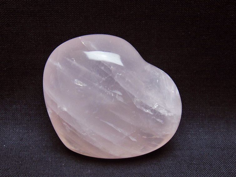 ローズクォーツ ハート原石 [t225-8645] 2枚目