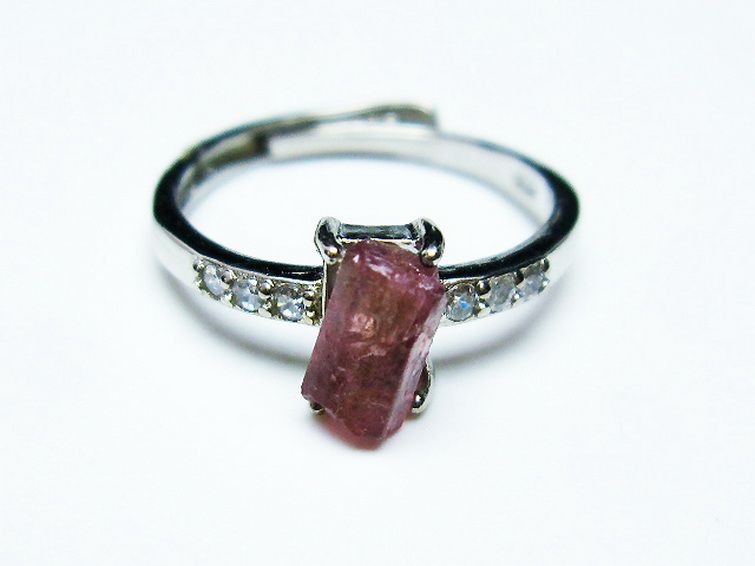 赤トルマリン指輪(13号) [t254-2529] 1枚目