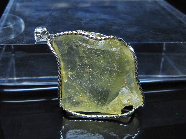 リビアングラス ペンダント [t298-1151] 1枚目