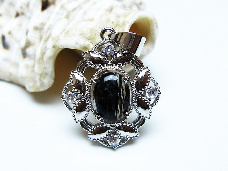 ブラックルチルクォーツペンダント [t343-1578]