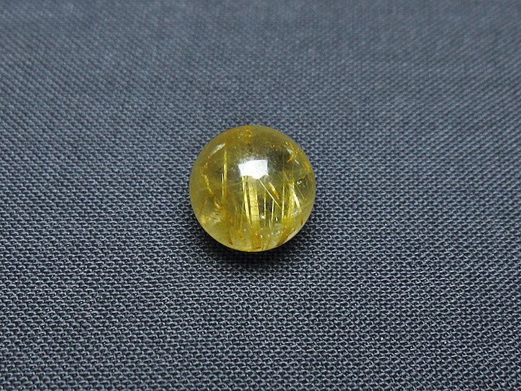 ゴールドタイチンルチル入り水晶丸玉 10mm [t355-1174] 1枚目