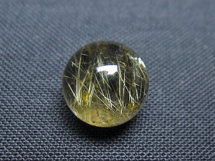 ゴールドタイチンルチル入り水晶丸玉 10mm [T355-1183] 2枚目