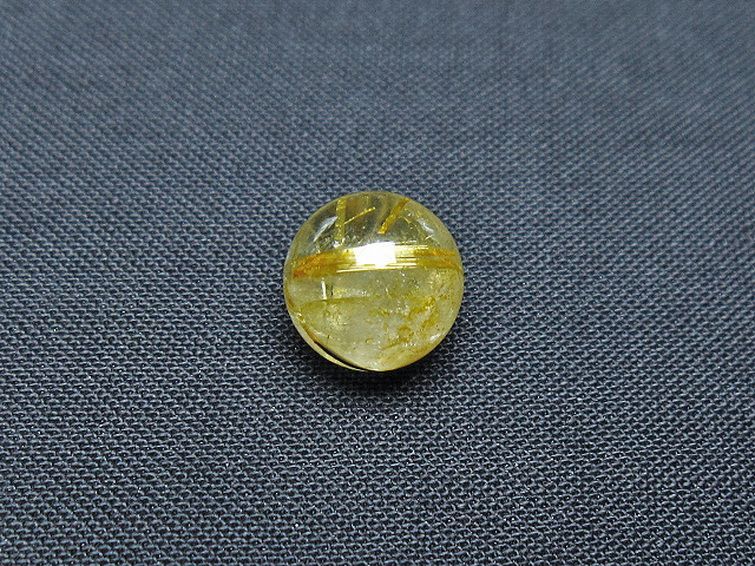 ゴールドタイチンルチル入り水晶丸玉 10mm [T355-1197] 1枚目