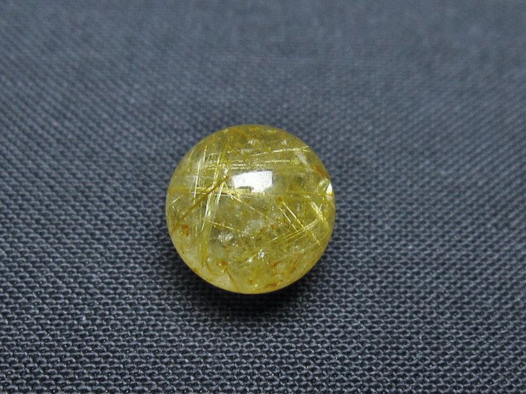 ゴールドタイチンルチル入り水晶丸玉 10mm [T355-1207] 2枚目