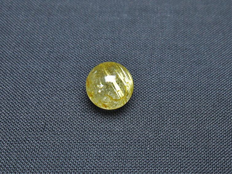 ゴールドタイチンルチル入り水晶丸玉 10mm [T355-1212] 1枚目