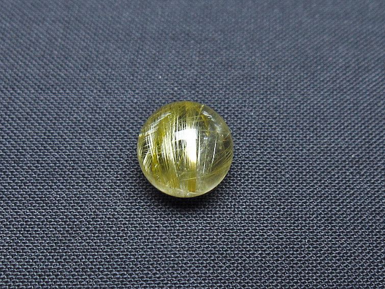 ゴールドタイチンルチル入り水晶丸玉 10mm [T355-1244] 1枚目