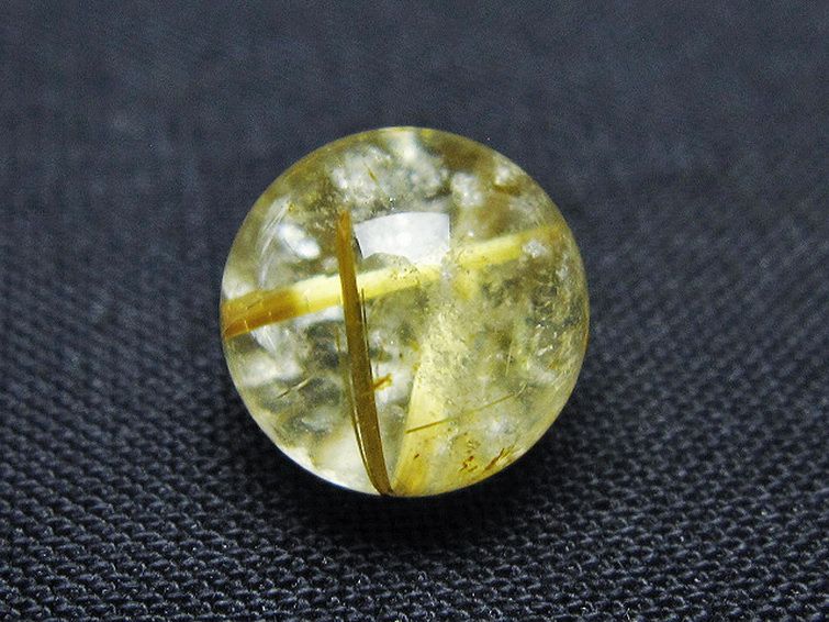 ゴールドタイチンルチル入り水晶丸玉 10mm [t355-1613] 1枚目