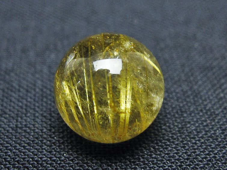 ゴールドタイチンルチル入り水晶丸玉 10mm [t355-1618] 1枚目