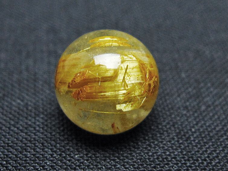 ゴールドタイチンルチル入り水晶丸玉 10mm [t355-1633] 1枚目