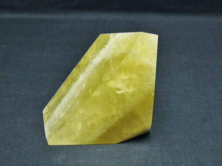 黄水晶(シトリン)原石[T386-7064] 1枚目