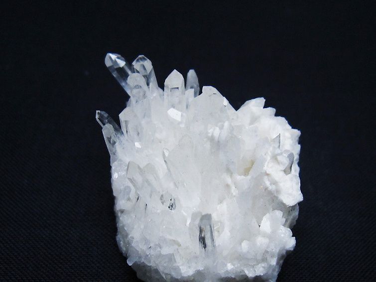 【天然石】ヒマラヤ水晶 ポイント◆タワー 300g超え 天然石】ヒマラヤ水晶 ポイントタワー 300g超え