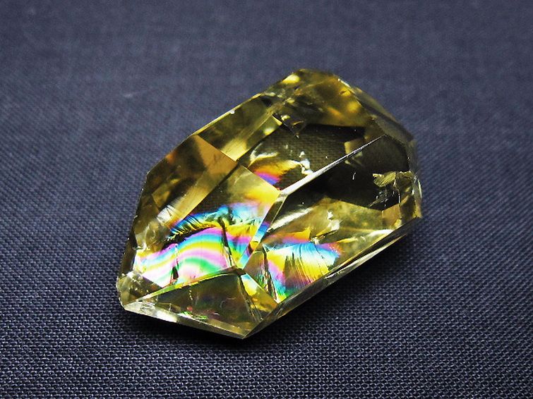 シトリン　タンブル　虹入り　原石系　置物　天然石　インテリア シトリン タンブル 虹入り 原石系 置物 天然石 インテリア 虹