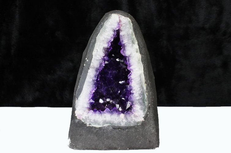 2.6Kgブラジル産アメジストドーム [t466-1827] 1枚目