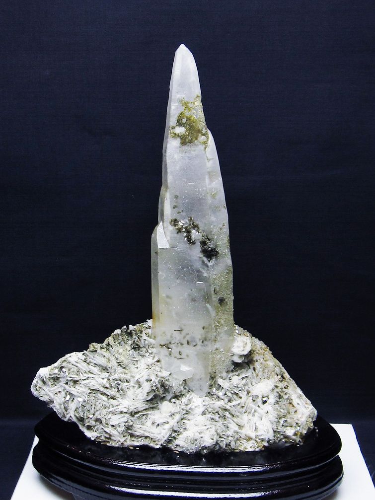 2.1Kg雲母入り ヒマラヤ水晶 原石 [t501-4333] 1枚目
