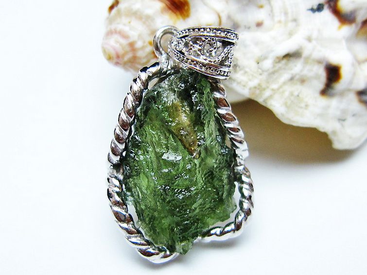 モルダバイトペンダント [t525-2286] 1枚目