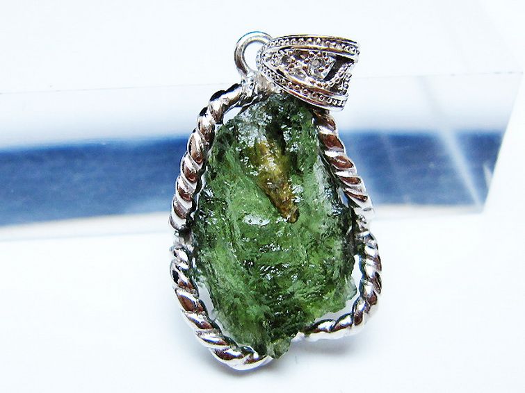 モルダバイトペンダント [t525-2286] 2枚目