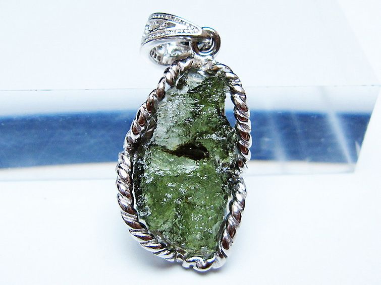 モルダバイトペンダント [t525-2290] 2枚目