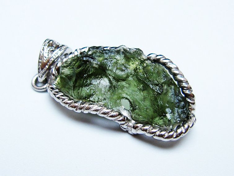 モルダバイトペンダント [t525-2310] 3枚目