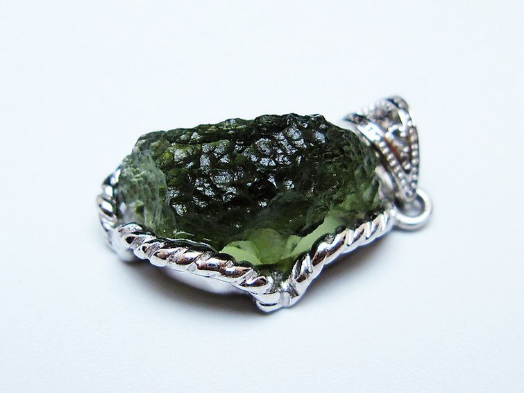 モルダバイトペンダント [t525-2338] 3枚目