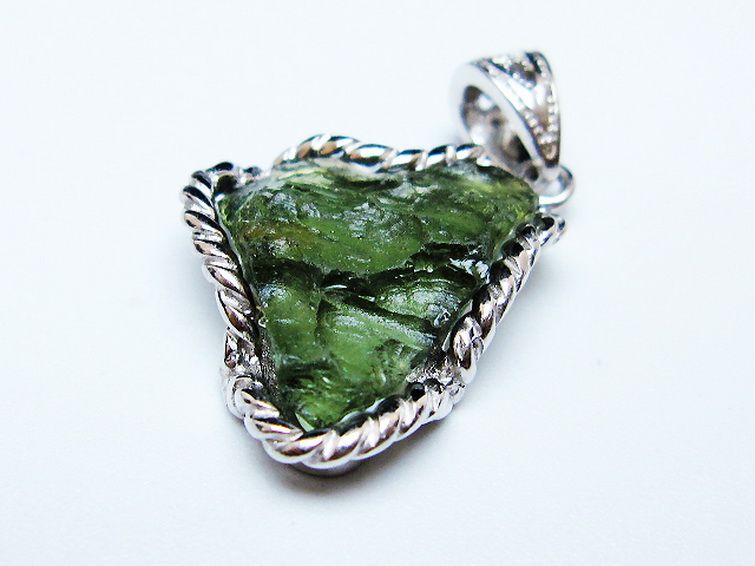 モルダバイトペンダント [t525-2372] 3枚目