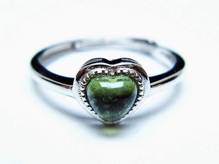 モルダバイト ハート指輪(13号) [t526-1343] 1枚目