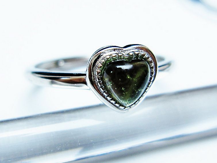 モルダバイト ハート指輪(13号) [t526-1343] 3枚目