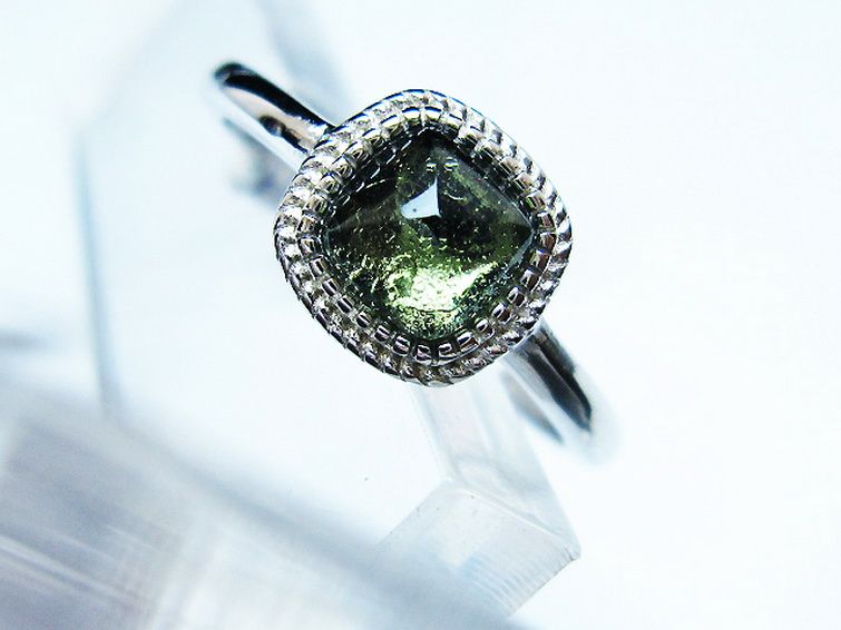 モルダバイト指輪(13号) [t526-1359] 2枚目