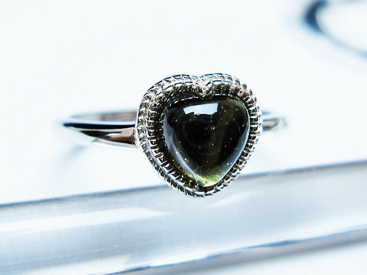 モルダバイト ハート指輪(13号) [t526-1377] 3枚目