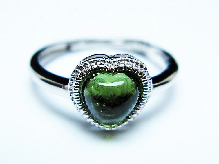 モルダバイト ハート指輪(12号) [t526-1382] 1枚目