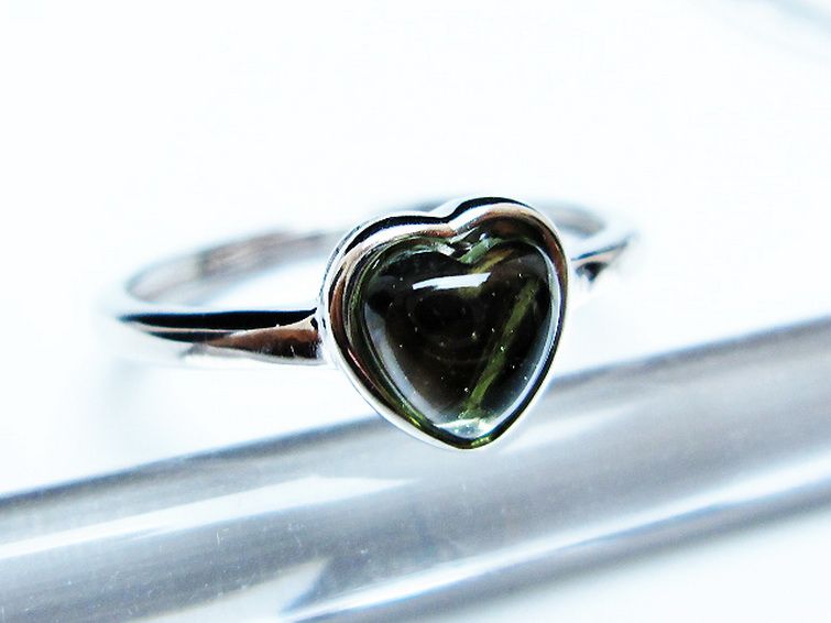 モルダバイト ハート指輪(13号) [t526-1414] 3枚目