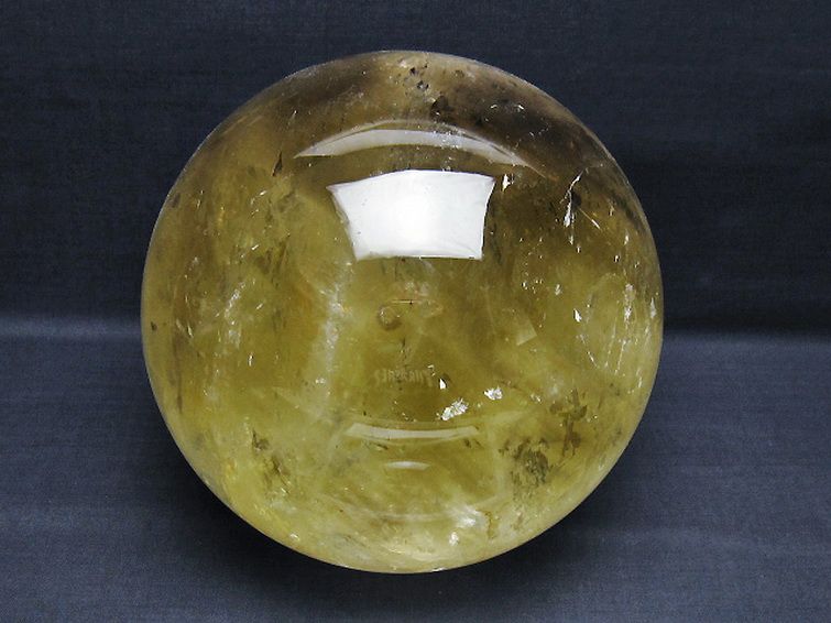 7.3Kg虹入りシトリン水晶丸玉 175mm [t529-5952] 1枚目