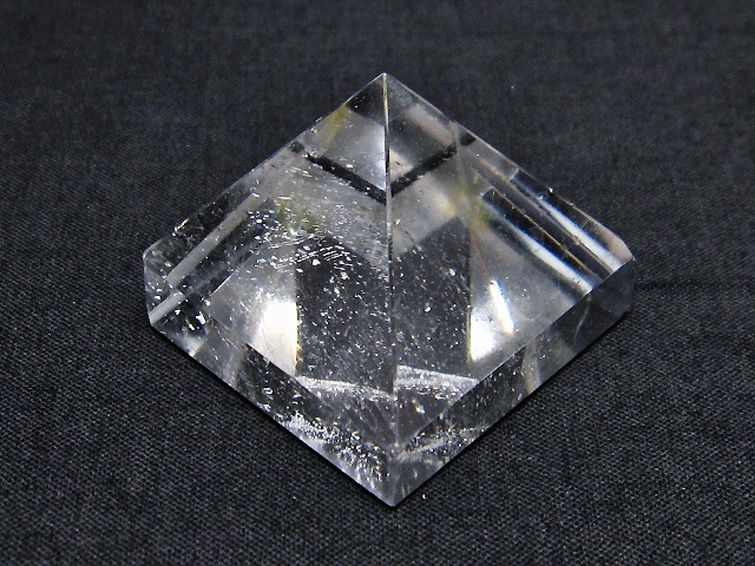 ヒマラヤ水晶ピラミッド[T600-2123] 2枚目