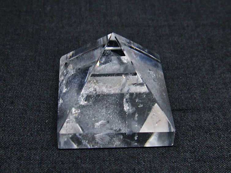 ヒマラヤ水晶ピラミッド[T600-2136] 1枚目