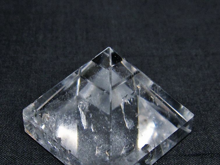 ヒマラヤ水晶ピラミッド[T600-2136] 3枚目