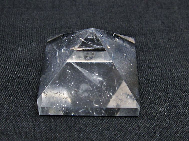 ヒマラヤ水晶ピラミッド[T600-2149] 1枚目