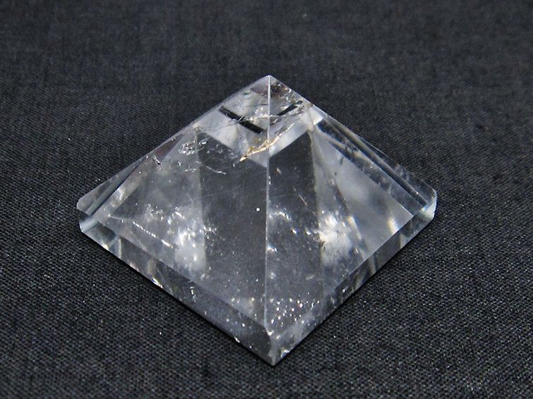 ヒマラヤ水晶ピラミッド[T600-2149] 2枚目