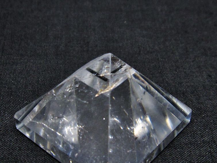 ヒマラヤ水晶ピラミッド[T600-2149] 3枚目