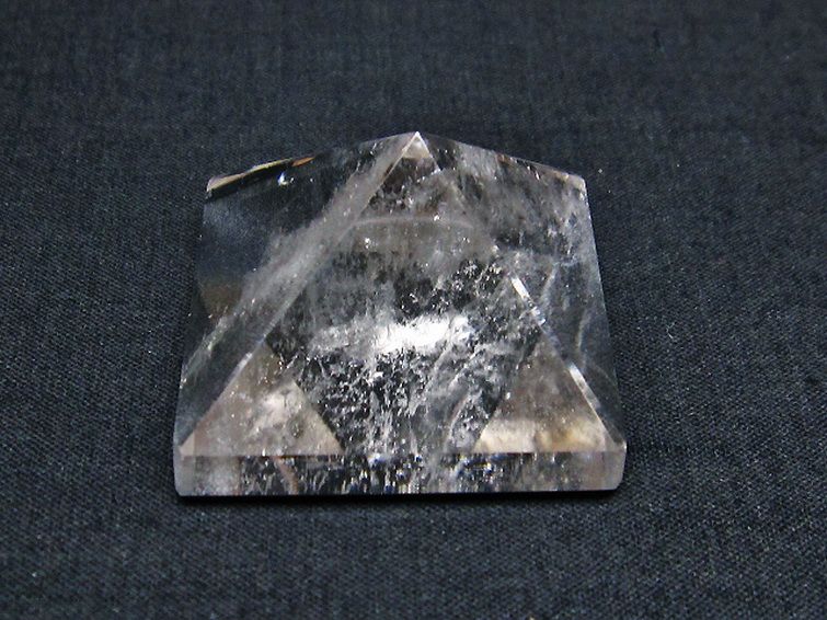 ヒマラヤ水晶ピラミッド[T600-2187] 1枚目