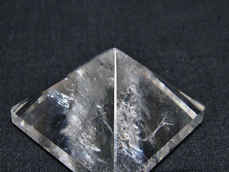 ヒマラヤ水晶ピラミッド[T600-2187] 3枚目
