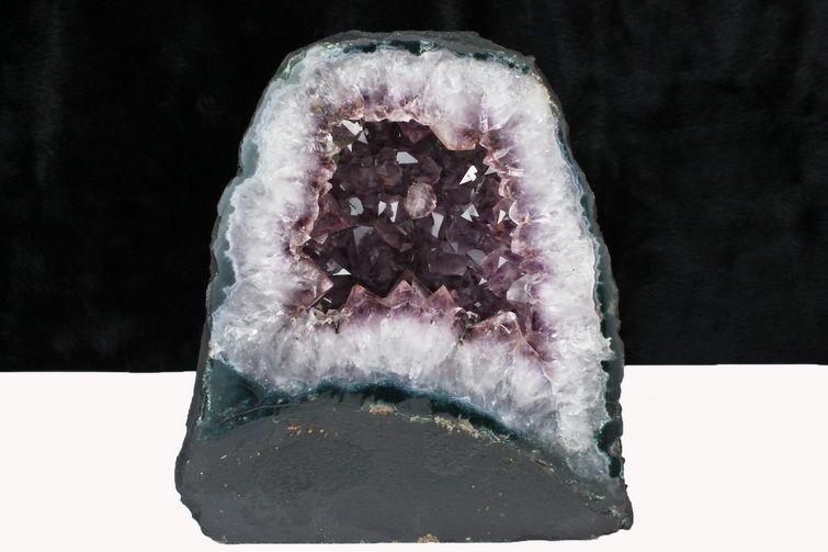 3.2Kgブラジル産アメジストドーム [t611-10544] 1枚目