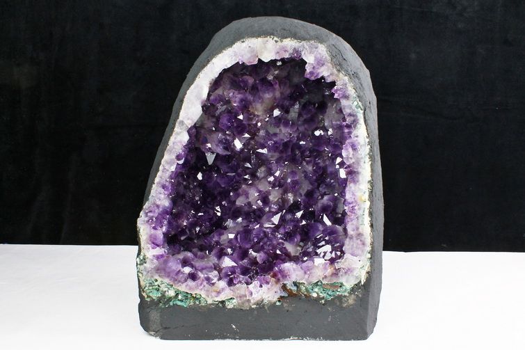 24.4Kgブラジル産アメジストドーム同梱不可 [t611-10575]