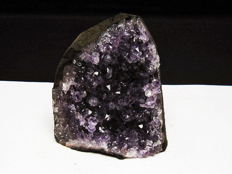 ウルグアイ産アメジストクラスター[T614-8924] 1枚目